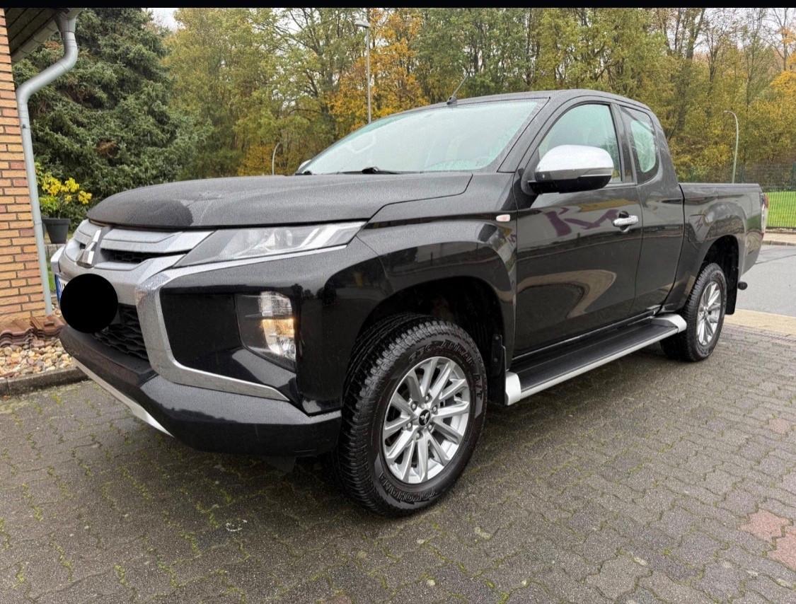 Mitsubishi L200 2.3 D Club Cab 4x4 Super Select Intense 6M