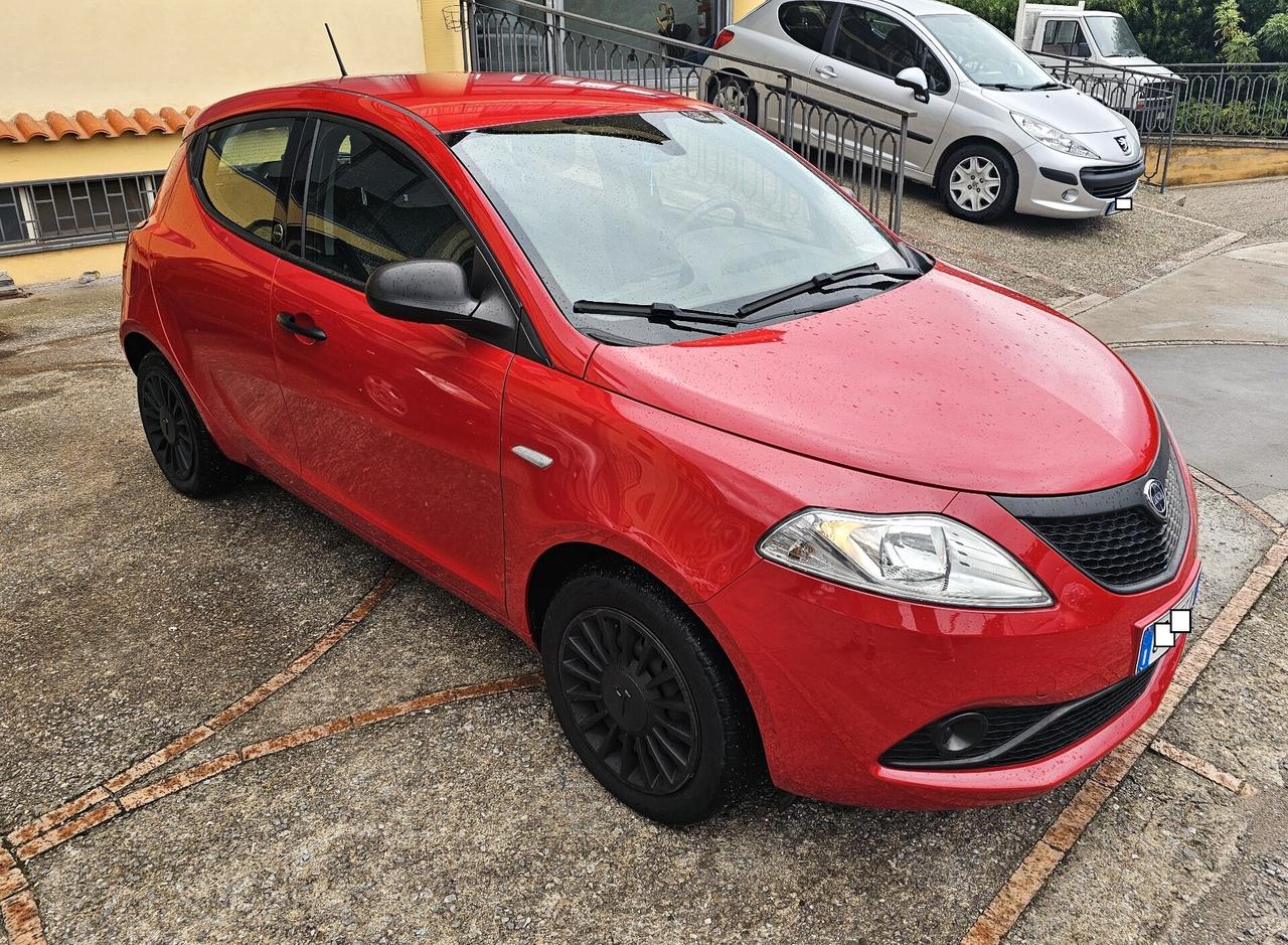 Lancia Ypsilon 1.0 HYBRID KM 28000 10/2020