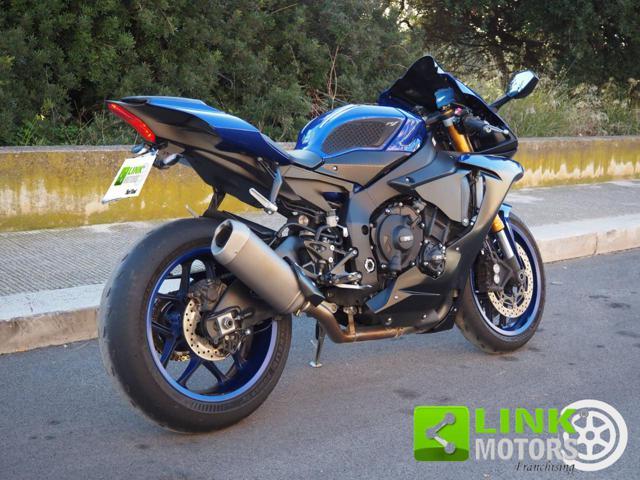 YAMAHA YZF R1 ++? 193,00 al mese++