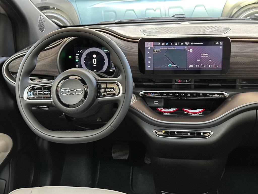 Fiat 500e 42 kWh Giorgio Armani