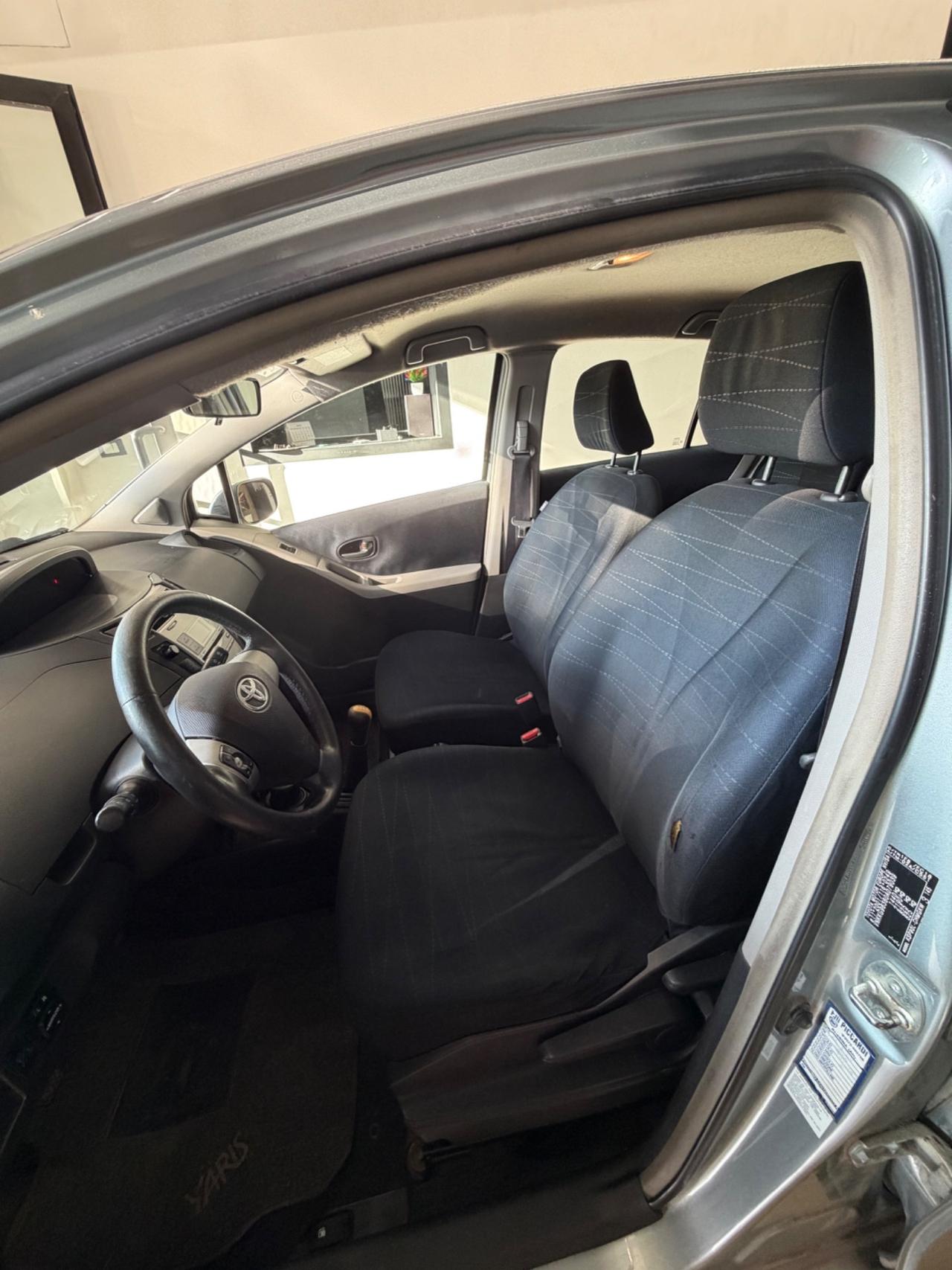 Toyota Yaris 1.0 5 porte Sol