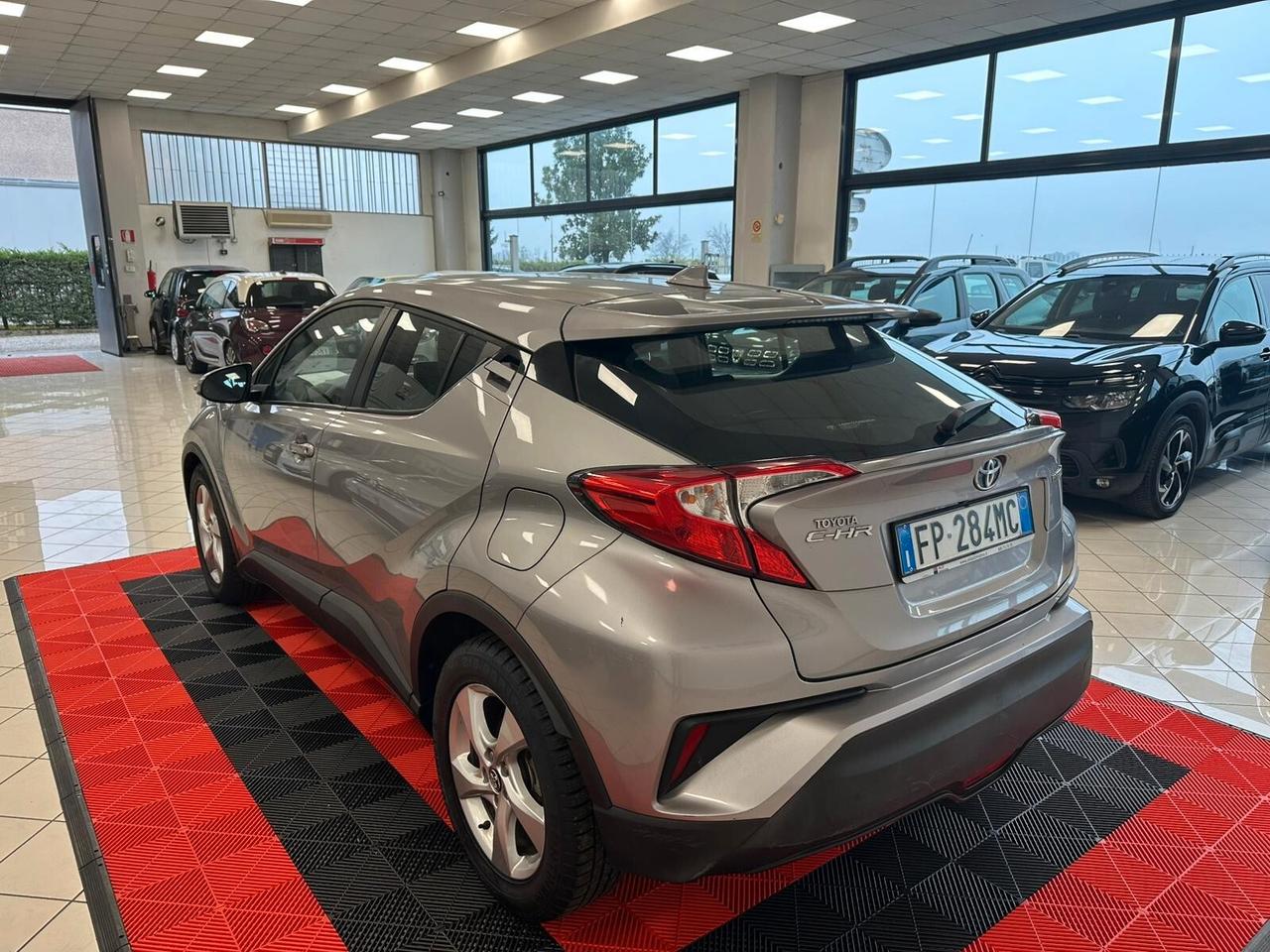 Toyota C-HR 1.8 Hybrid E-CVT Business