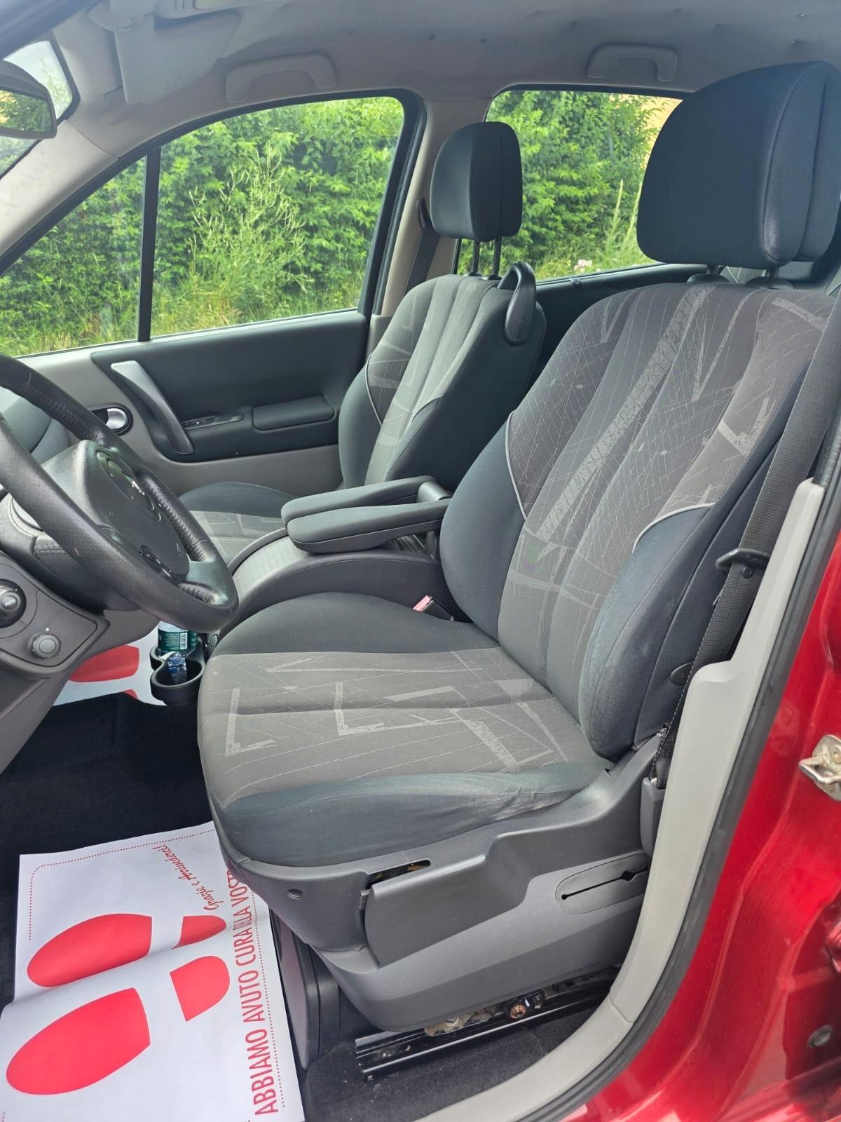 Renault Scenic Grand Scénic 1.6 16V Luxe Dynamique