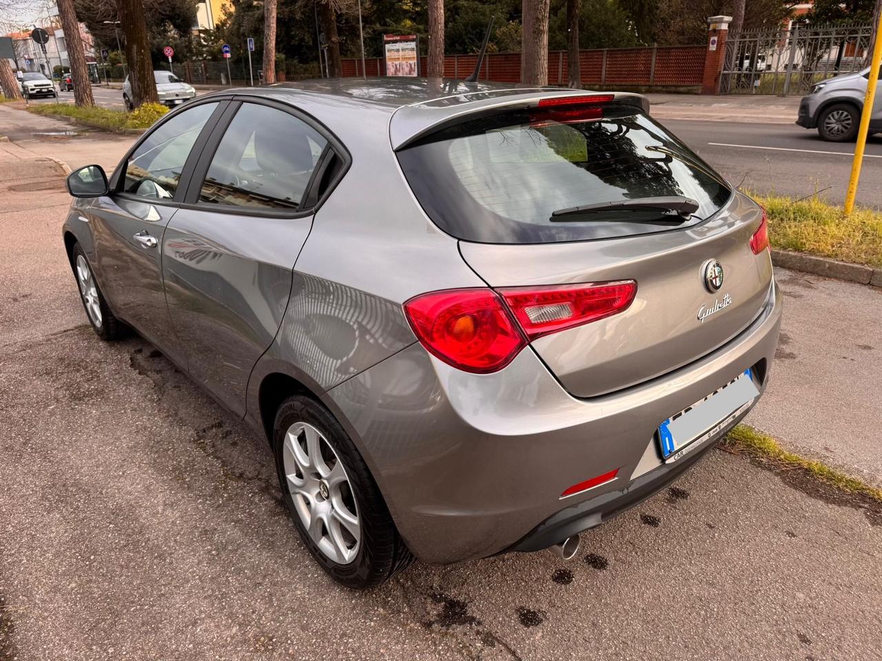 Alfa Romeo Giulietta 1.6 JTDm-2 neopaten garanzia 12m