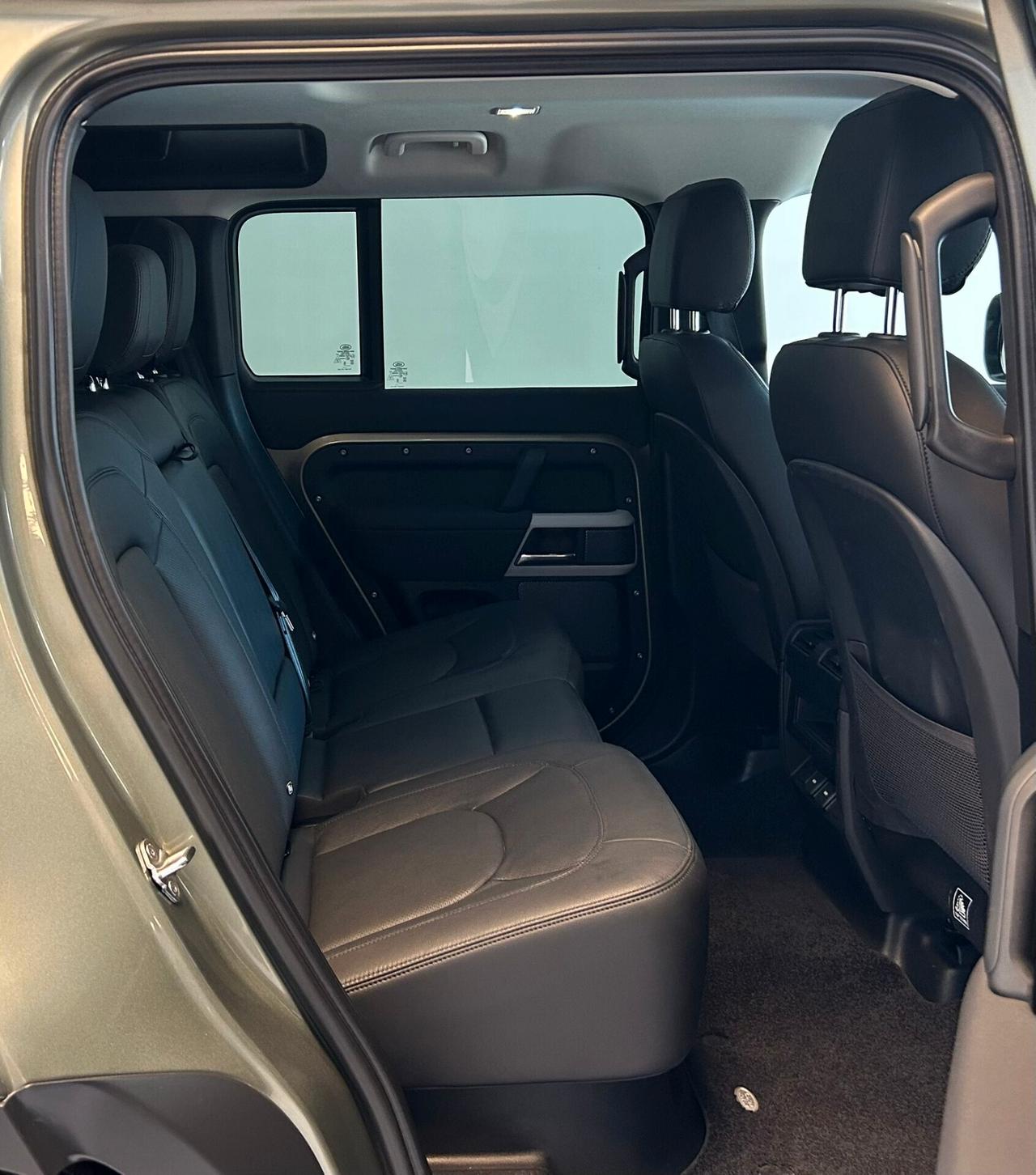 Land Rover Defender 110 3.0D I6 200 CV AWD Auto SE