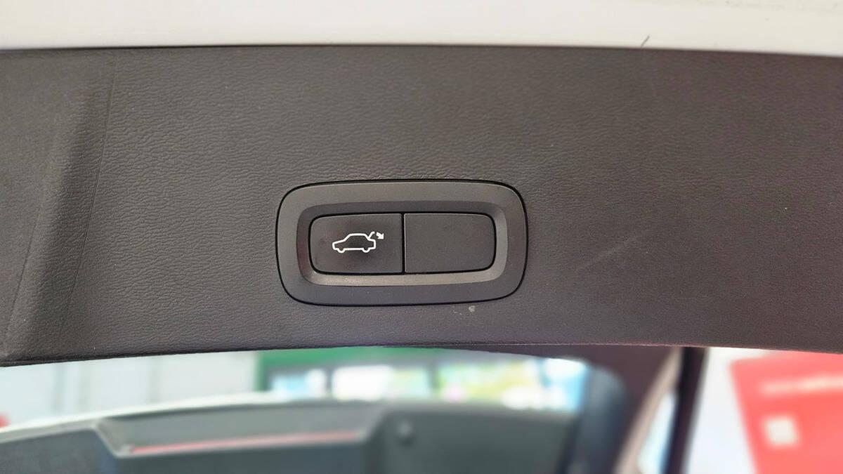 Volvo XC40 2.0 t4 Momentum awd geartronic my20