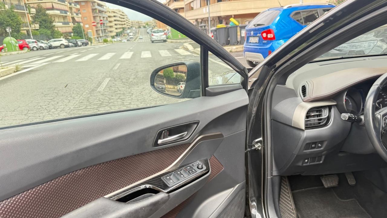 Toyota C-HR 1.8 Hybrid E-CVT Lounge