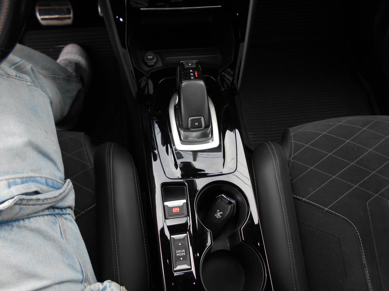 Peugeot 2008 PureTech 155 S&S EAT8 GT Pack