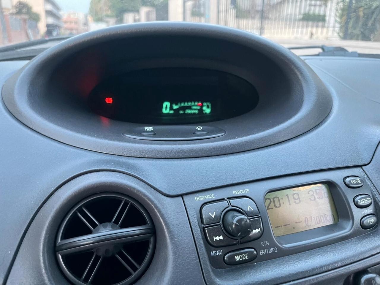 Toyota Yaris 1.0 benzina 5 porte Clima+Idroguida