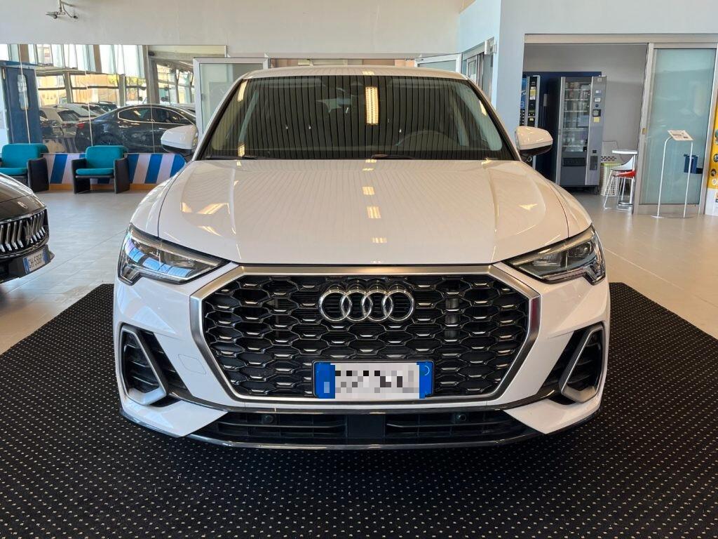 Audi Q3 a