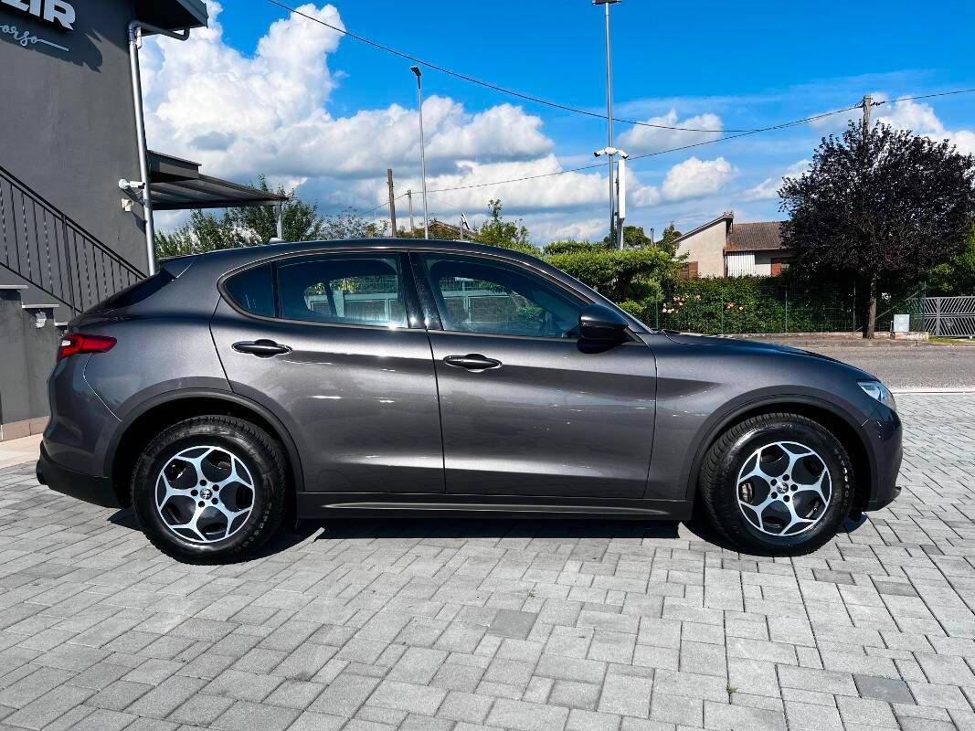 Alfa Romeo Stelvio 2.2 t Business rwd 160cv auto