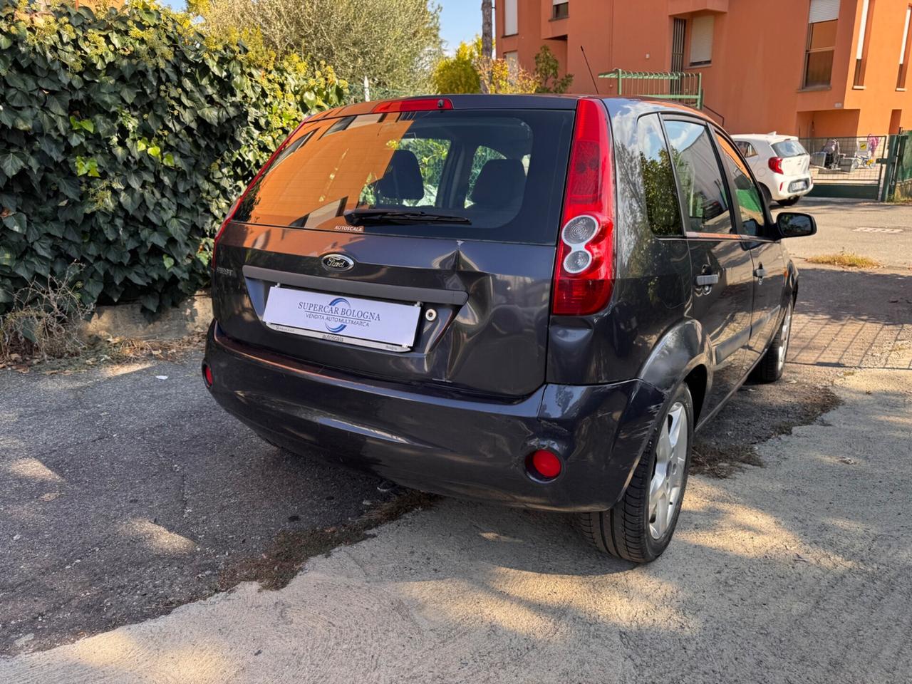 Ford Fiesta 1.4 16V 5p. Ghia