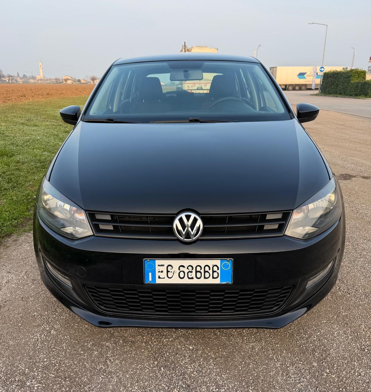 VOLKSWAGEN POLO 1.2 BENZINA 5 PORTE NEOPATENTATi