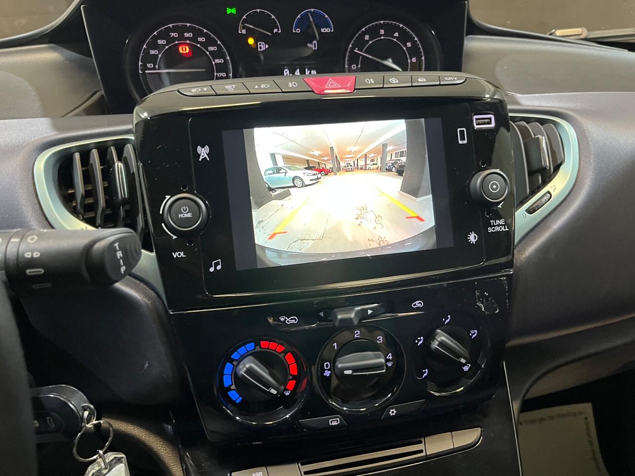 Lancia Ypsilon 1.0 FireFly 5 porte S&S Hybryd Gold