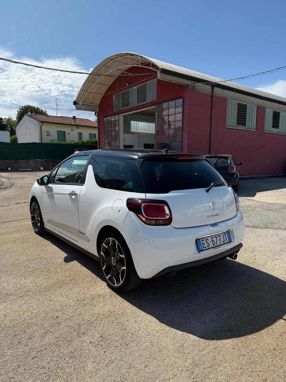 Ds DS3 DS 3 1.2 VTi 82 Just Black