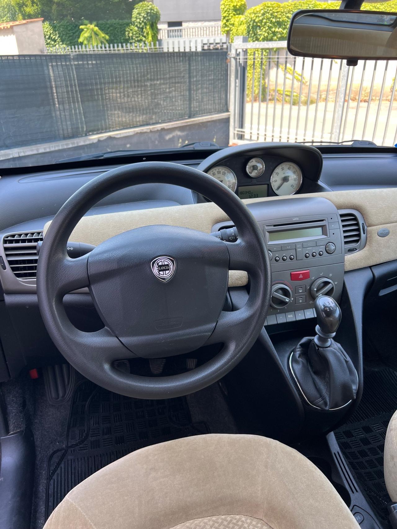 Lancia Ypsilon 1.2b NEOPATENTATO OCCASIONE