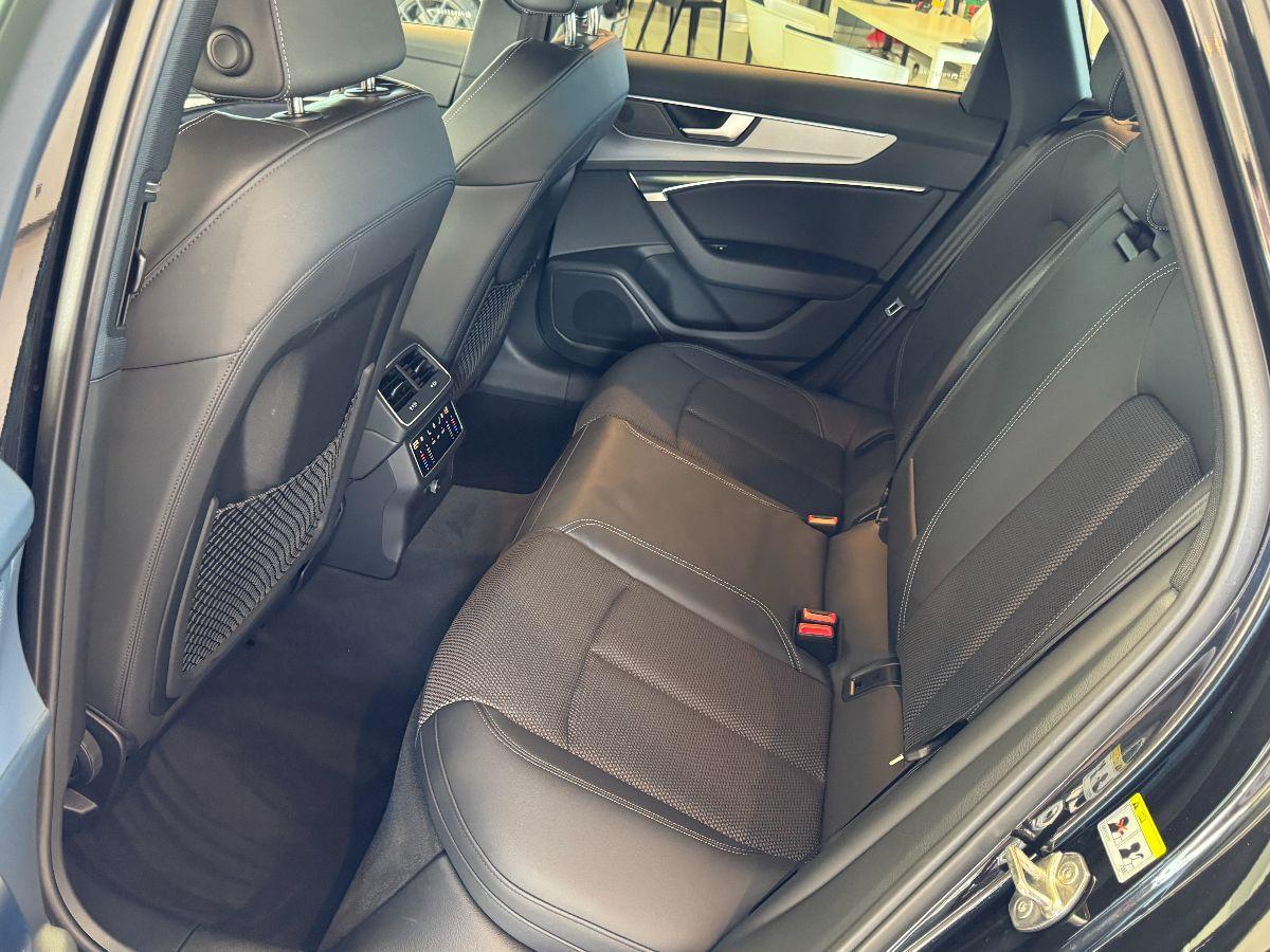 AUDI A6 Avant 2.0 TDI S-Line Identity Black