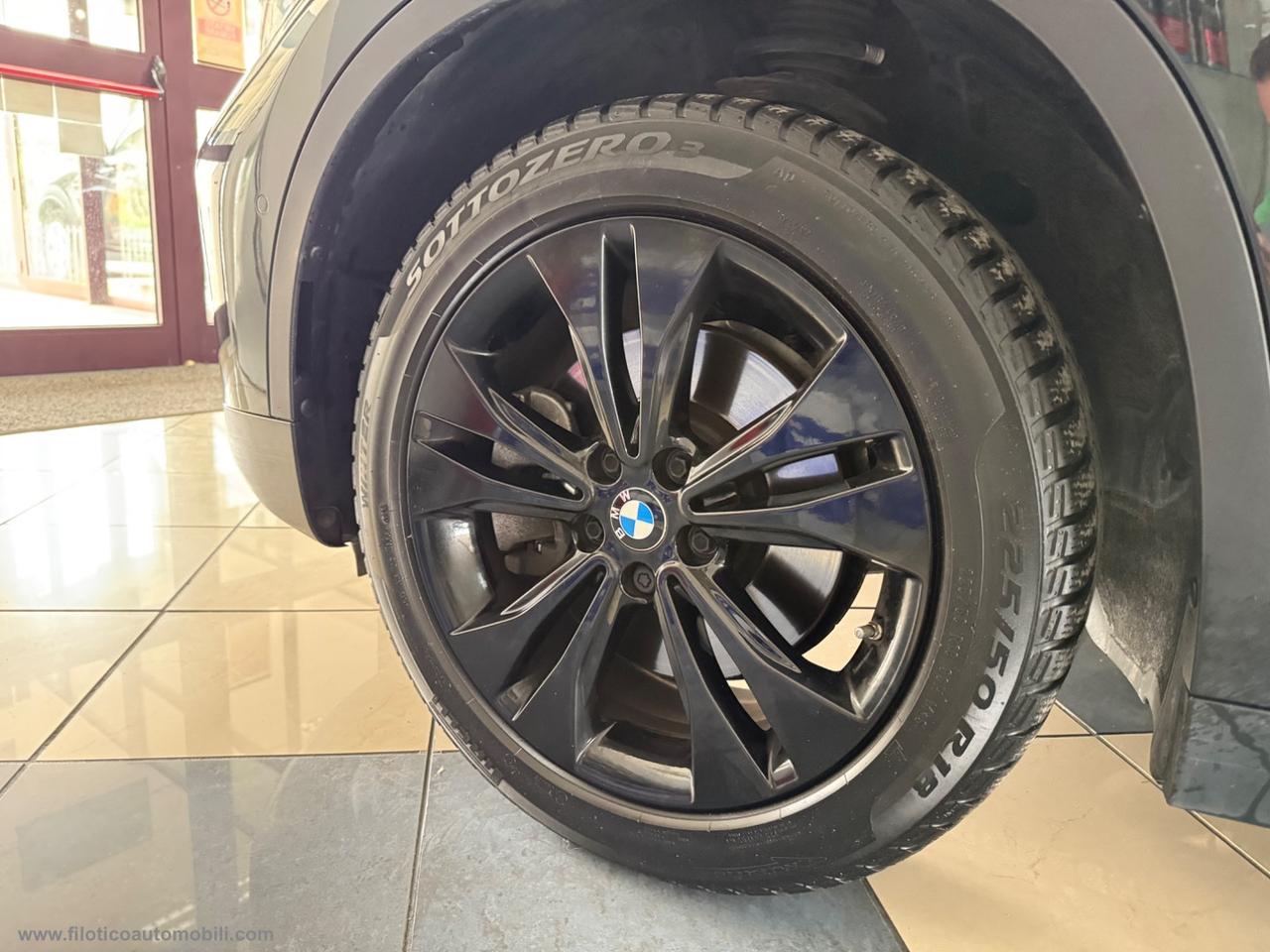 BMW X1 xDrive20d Business Advantage TETTO PANORAMICO - LED
