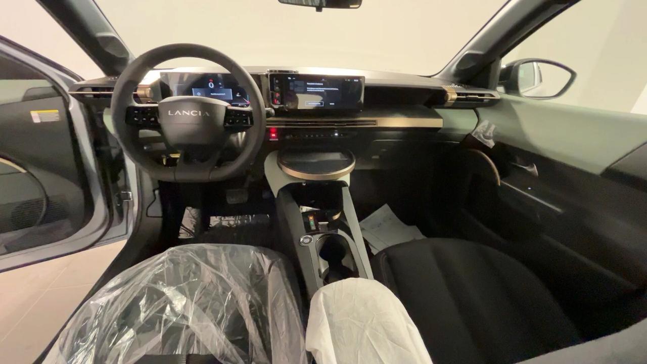 Lancia Ypsilon Hybrid e-DCT