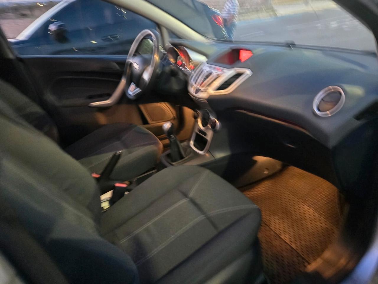 Ford Fiesta Ikon 1.4 TDCi 70CV 5p. Business