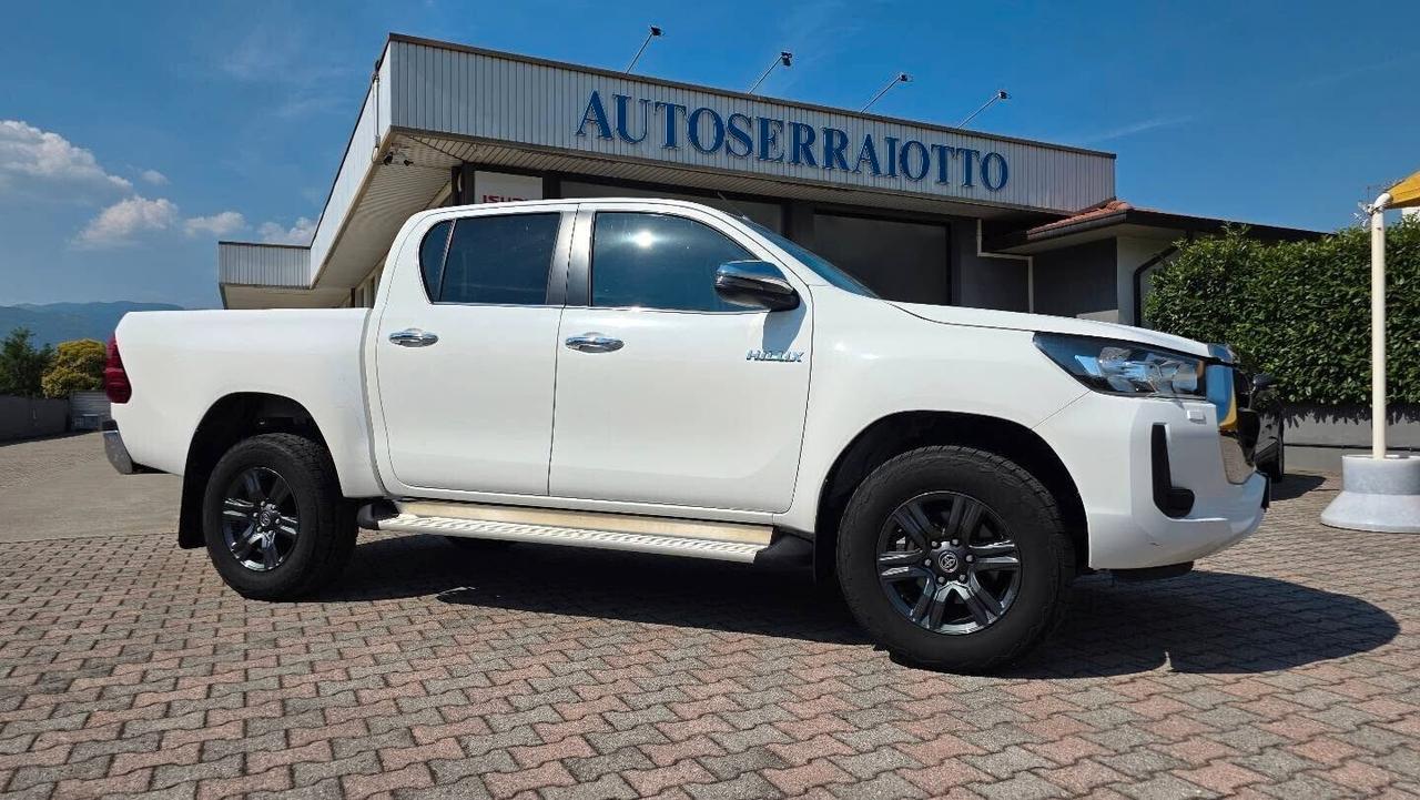 Toyota Hilux 2.4 D-4D Double Cab Lounge MANUALE ITALIANA