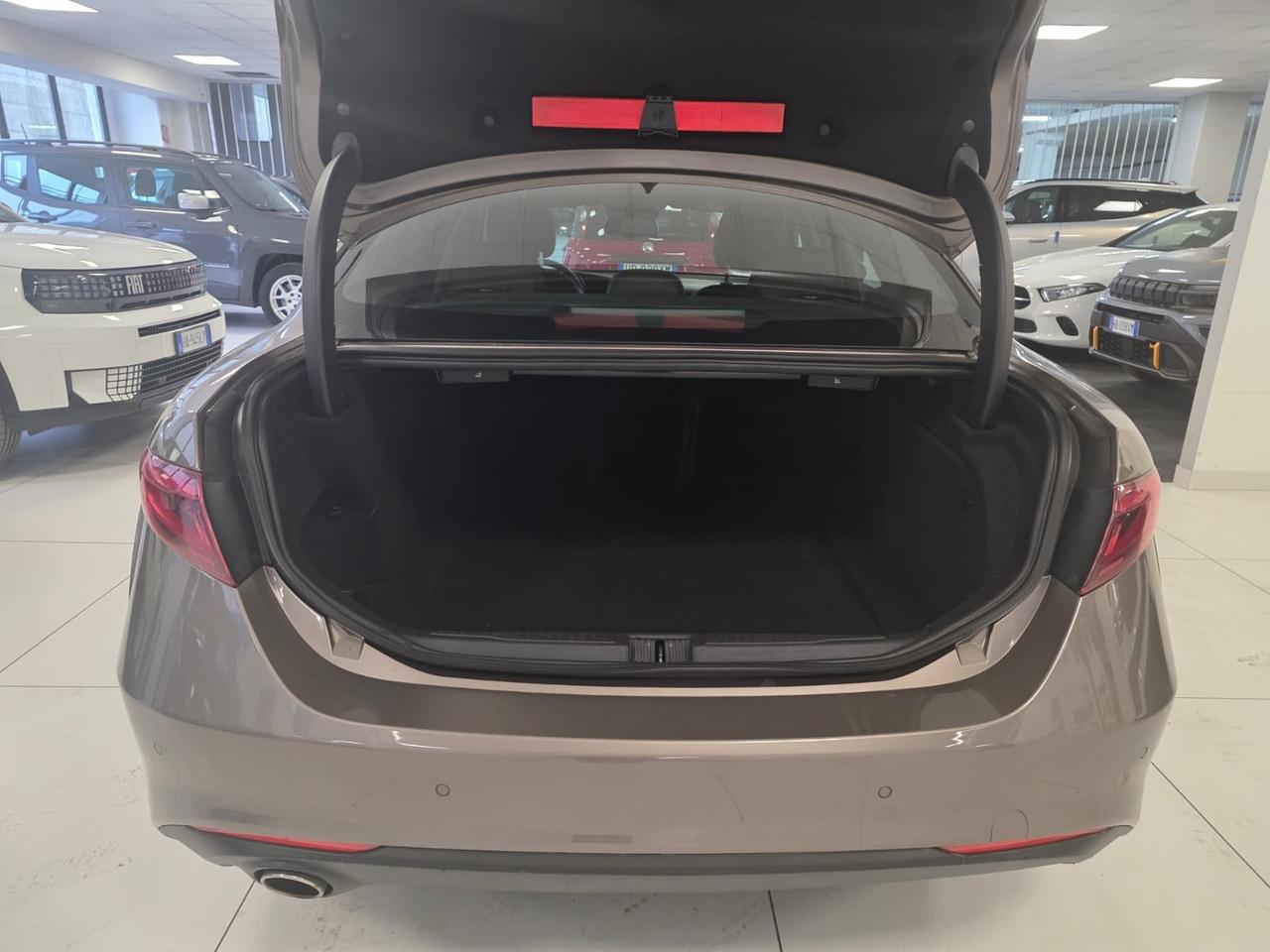 ALFA ROMEO Giulia 2.2 t Business 160cv auto my19