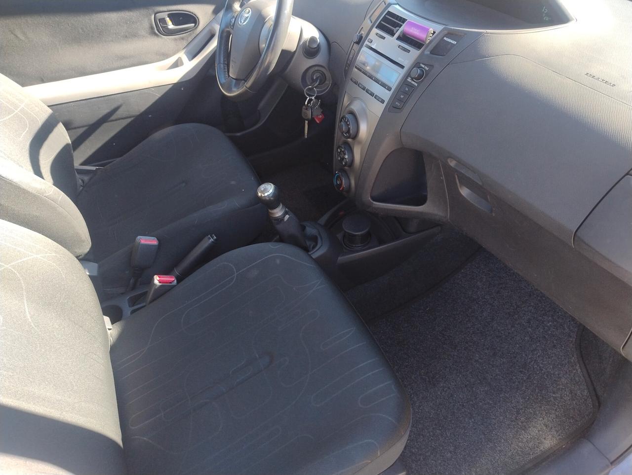 Toyota Yaris 1.0 3 porte Sol