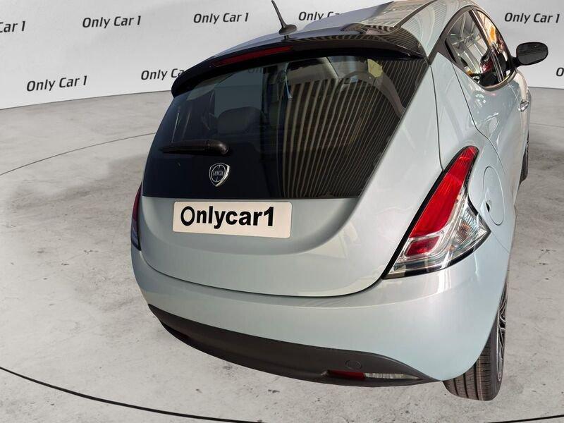 Lancia Ypsilon 1.0 FireFly 5 porte S&S Hybrid Oro