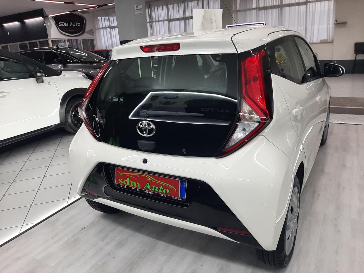 Toyota Aygo 1.0 VVT-i 72 CV 5 porte x-clusiv