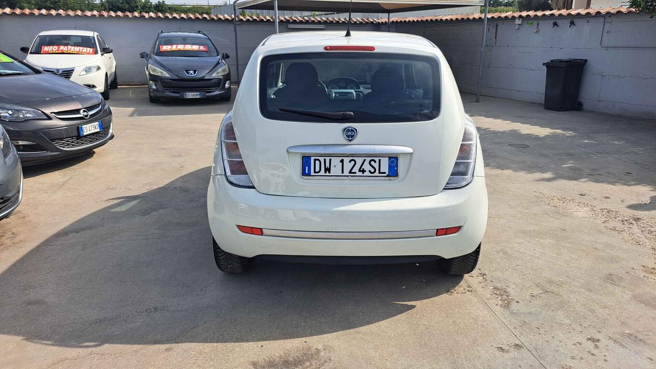 Lancia Ypsilon 1.3 Multijet 75 CV
