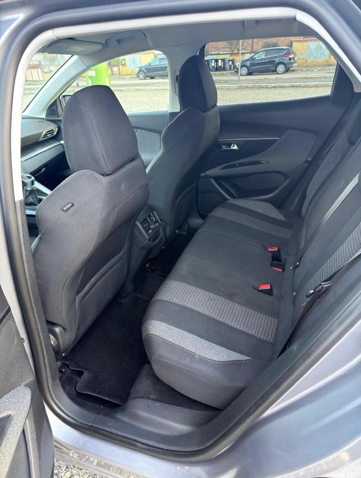 Peugeot 3008 BlueHDi 120 EAT6 S&S Business