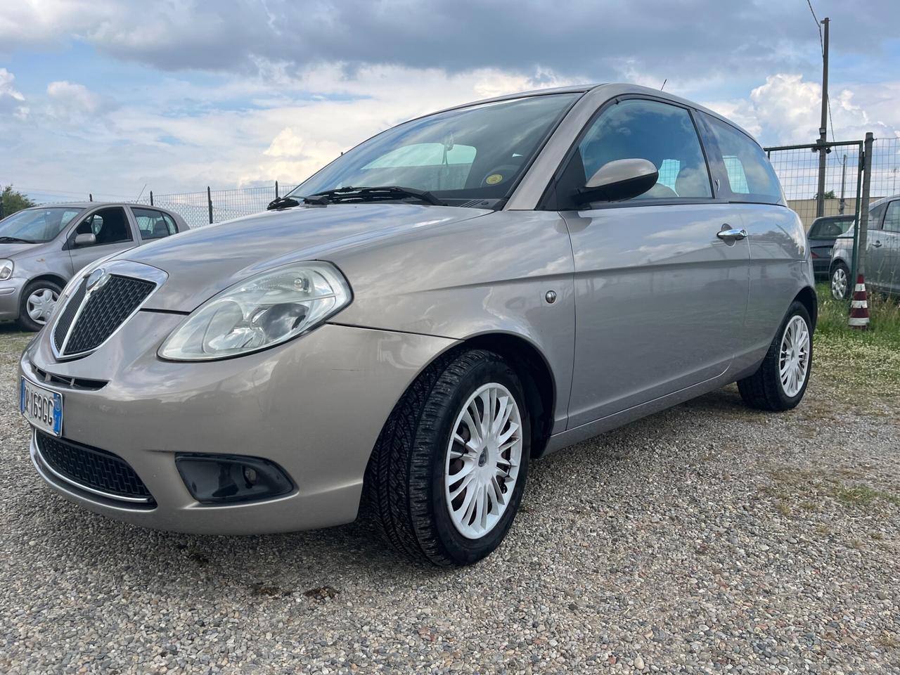 Lancia Ypsilon 1.2 Modamilano 99.000 km