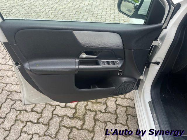MERCEDES-BENZ B 180 d Automatic Premium