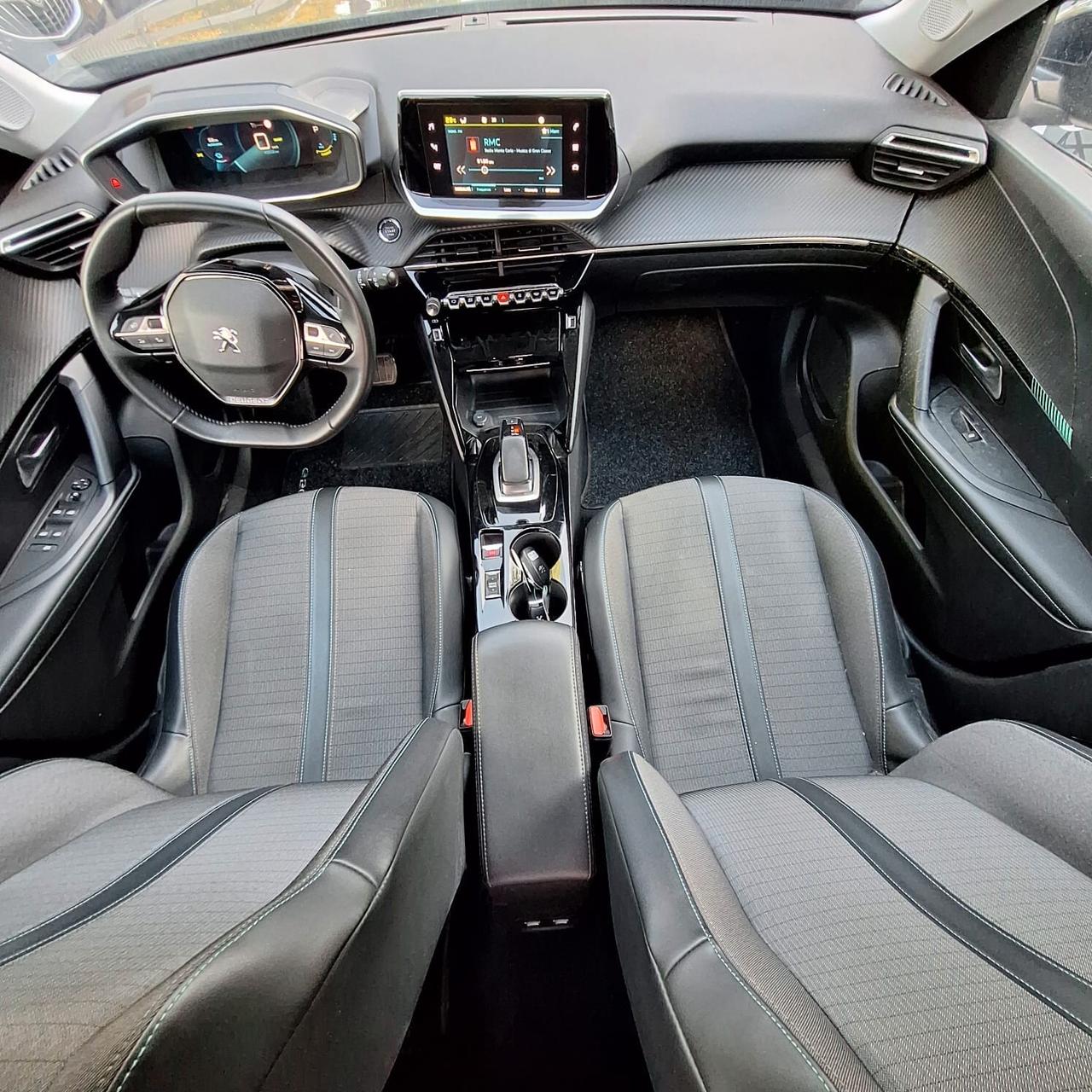 Peugeot 2008 motore elettrico 136 CV Allure Pack
