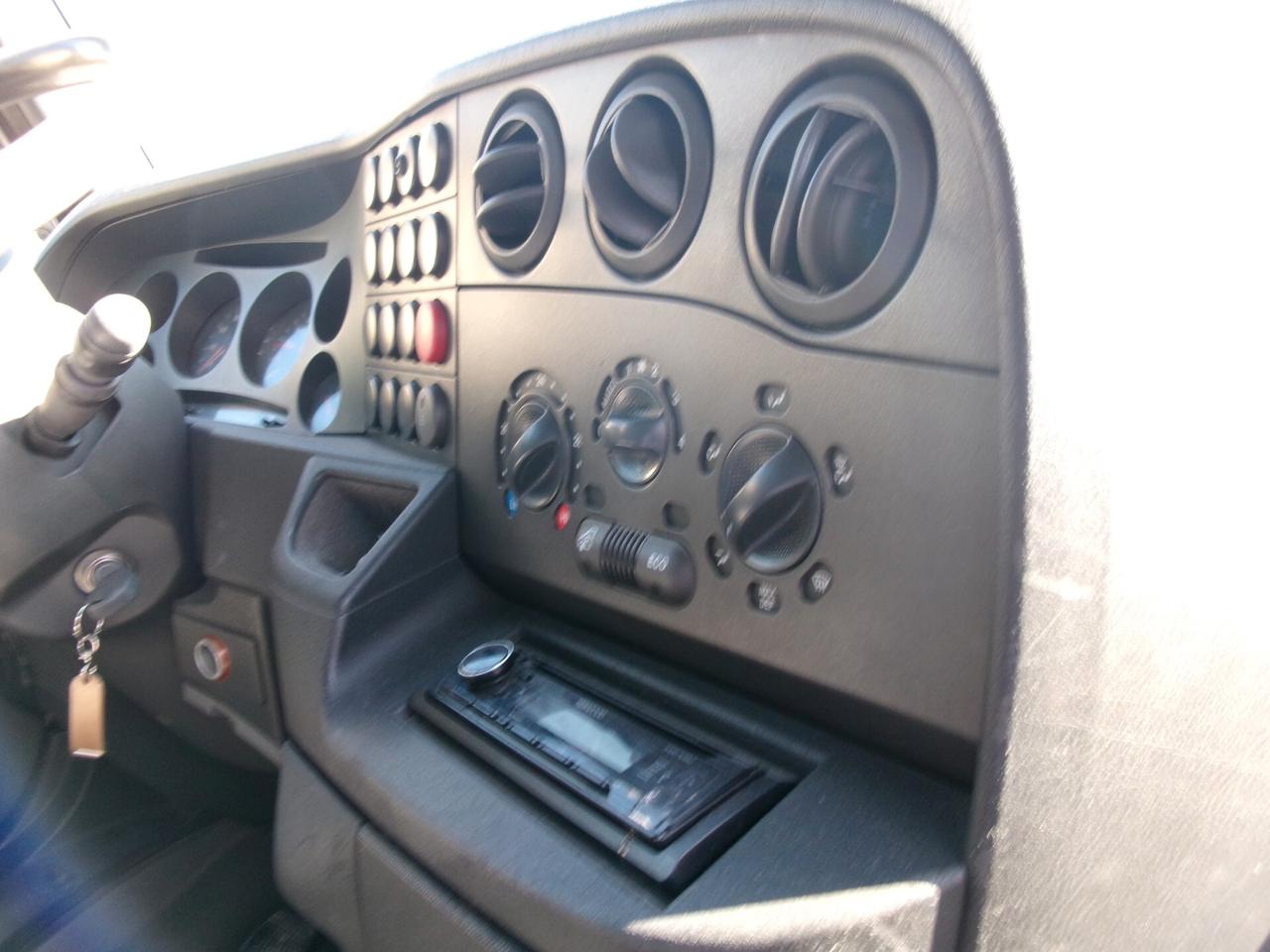 Iveco Daily 35-13 c 2.3 td 9 posti con pedana per persone disabili