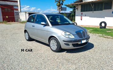 Lancia Ypsilon 1.2 16V Platino