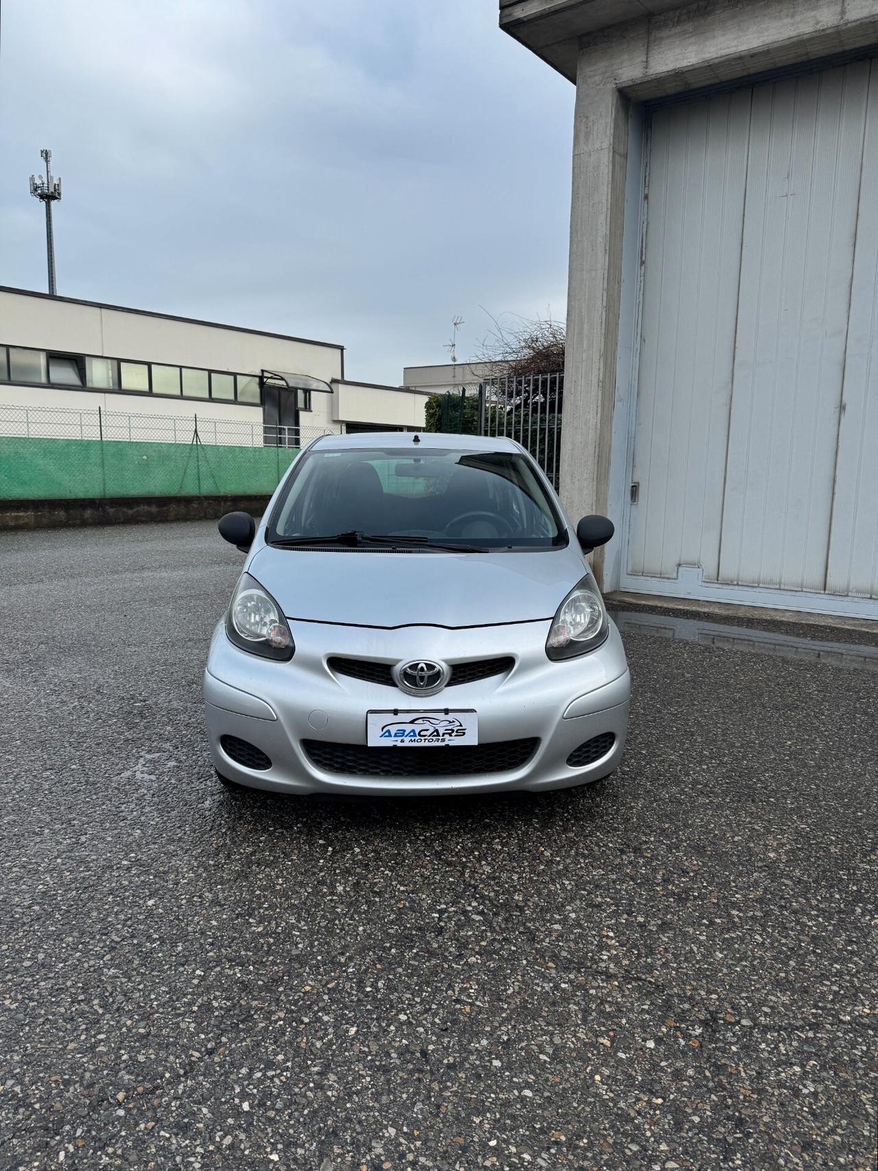 Toyota Aygo 1.0 50kW Benz 5p *67.000 km*UNICO proprietario*