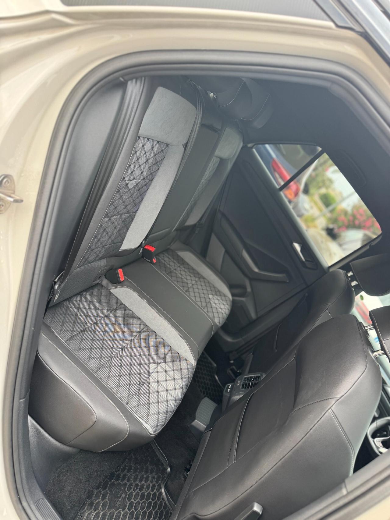 VOLKSWAGEN T-ROC 1.5TURBO BENZINA