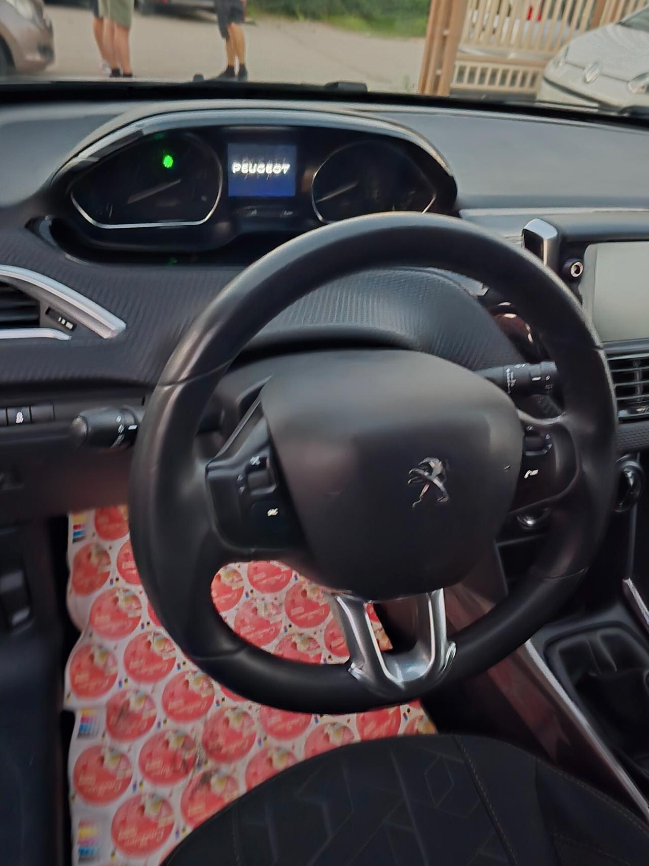 Peugeot 2008 BlueHDi 100 Allure