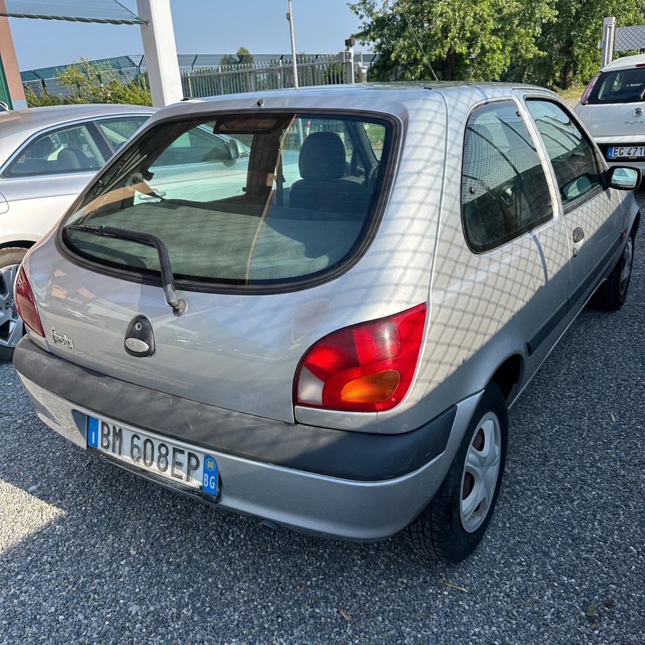 Ford Fiesta 1.2i 16V cat 3 porte Ghia