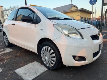 Toyota Yaris 1.0 BENZ 3 porte Sol 2010