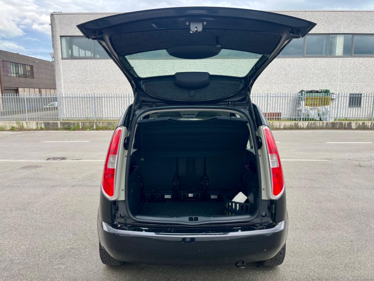 Skoda Roomster 1.2benz 2013 155.000km perfetta per neopatentati