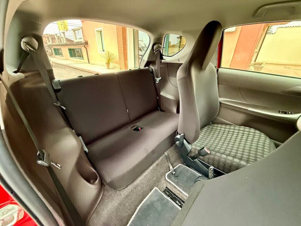 Toyota iQ 1.0 Sol