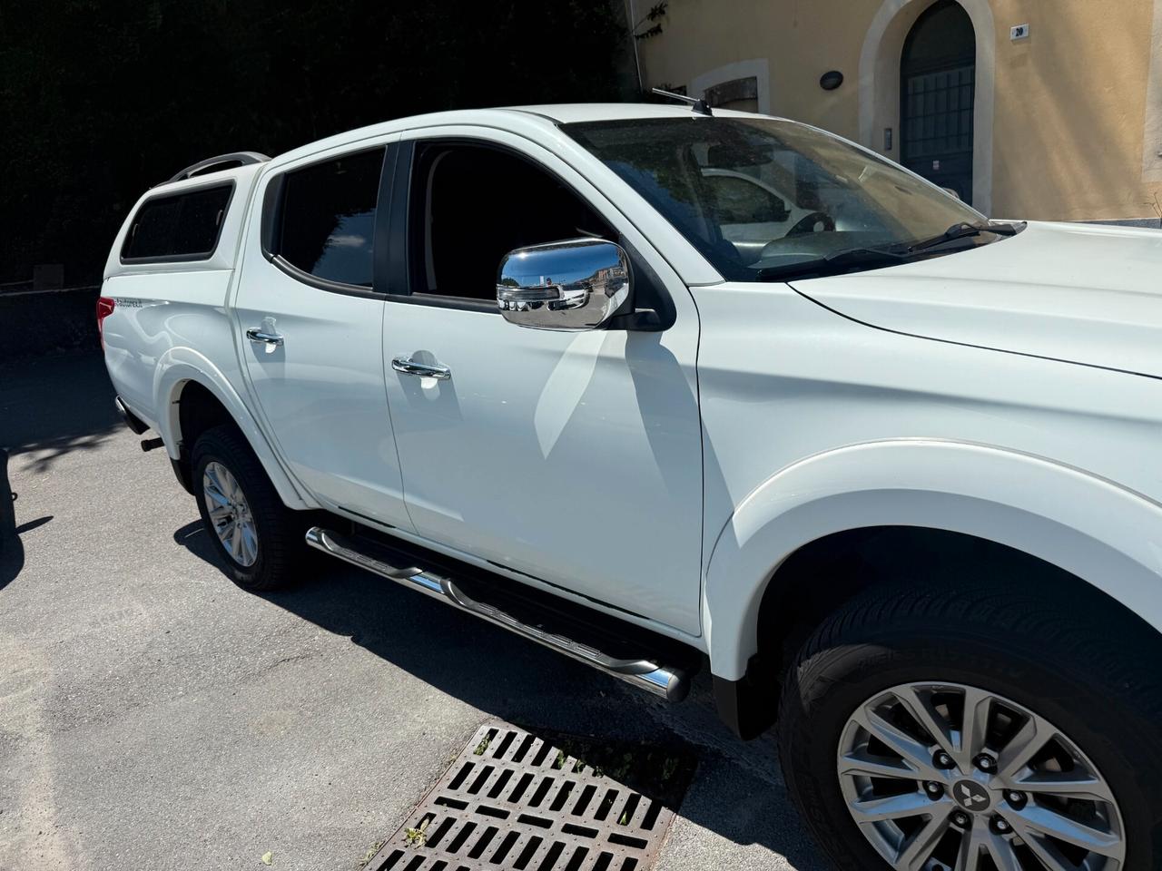 Mitsubishi L200 2.4 DI-D/181CV Double Cab Intense Hp Mivec