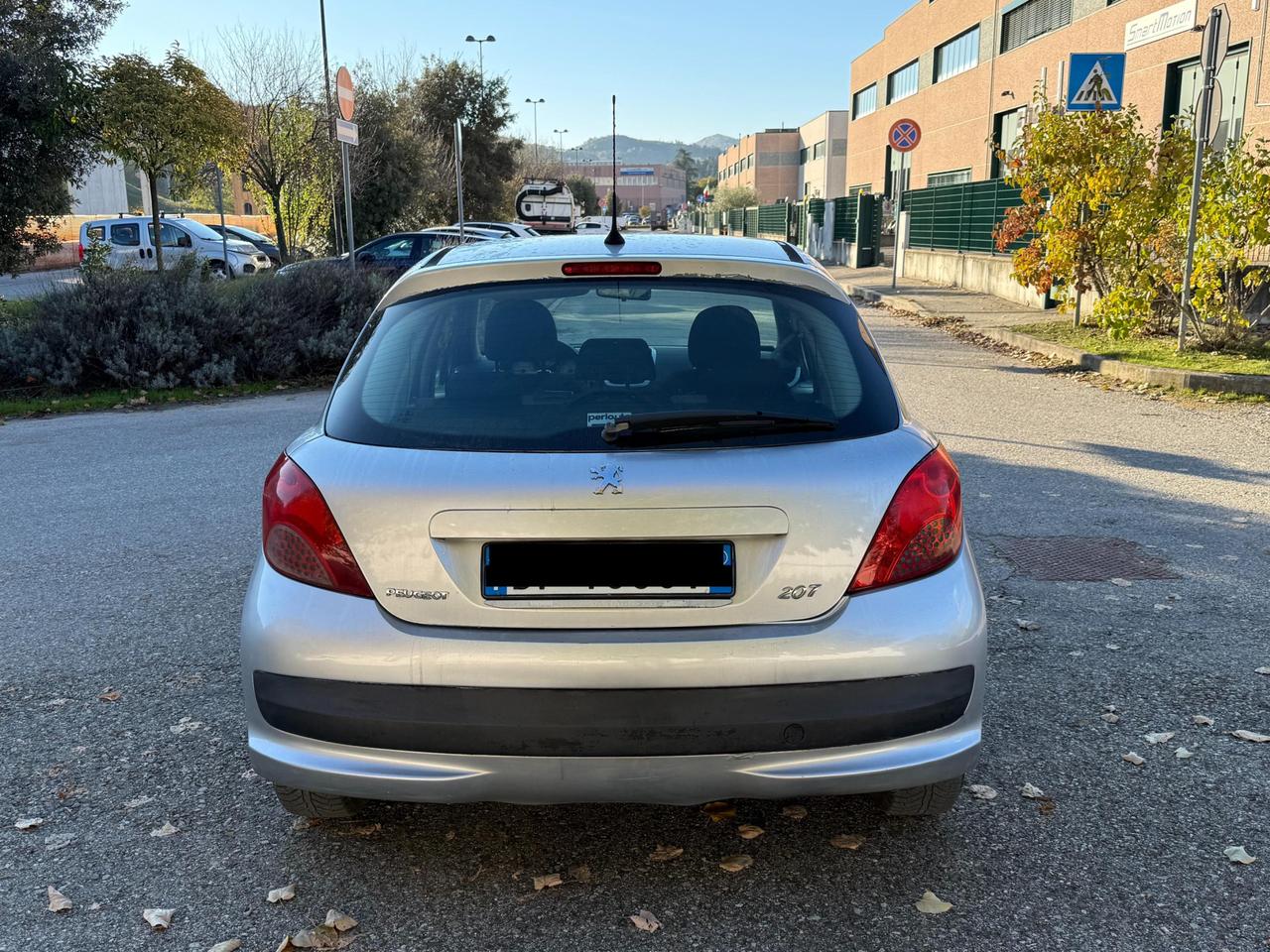 Peugeot 207 5 Porte 207 5p 1.4 hdi XT