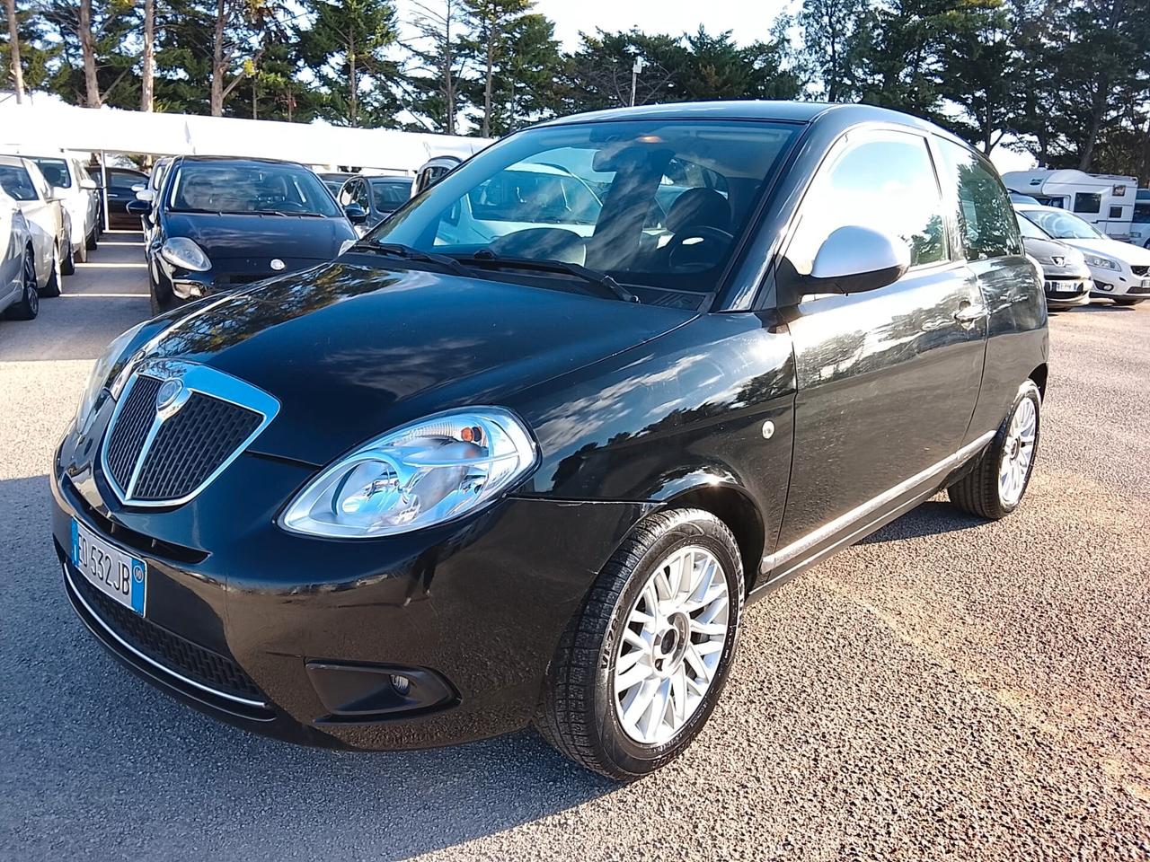 Lancia Ypsilon 1.2 argento