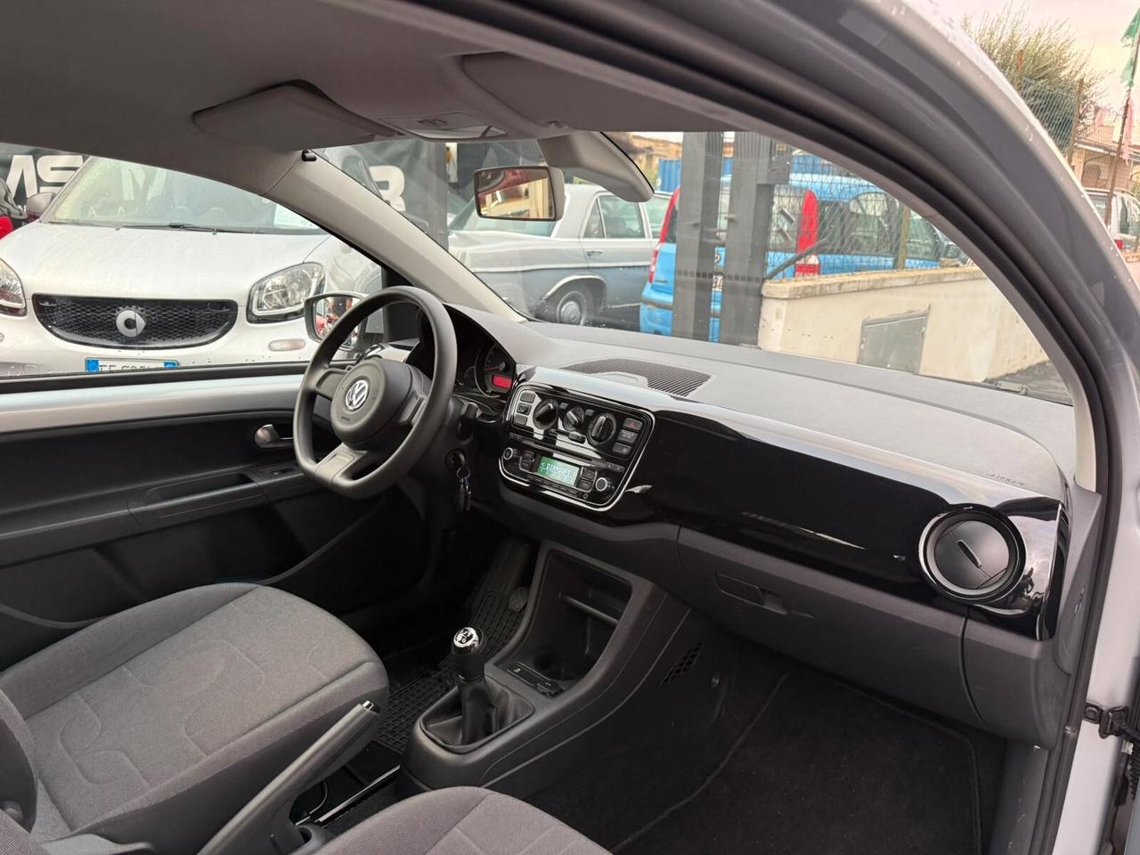 Volkswagen up! 1.0 3p. - 4.800KM - Introvabile - Tutto incluso - Superprezzo
