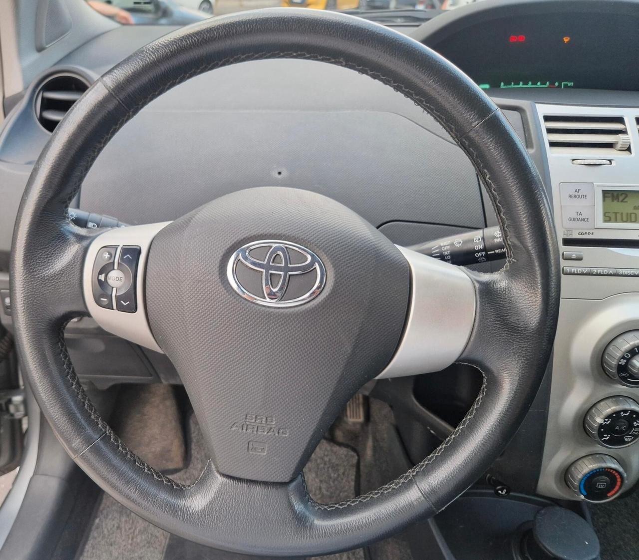 Toyota Yaris 1.4 D-4D 5 porte Sol automatica
