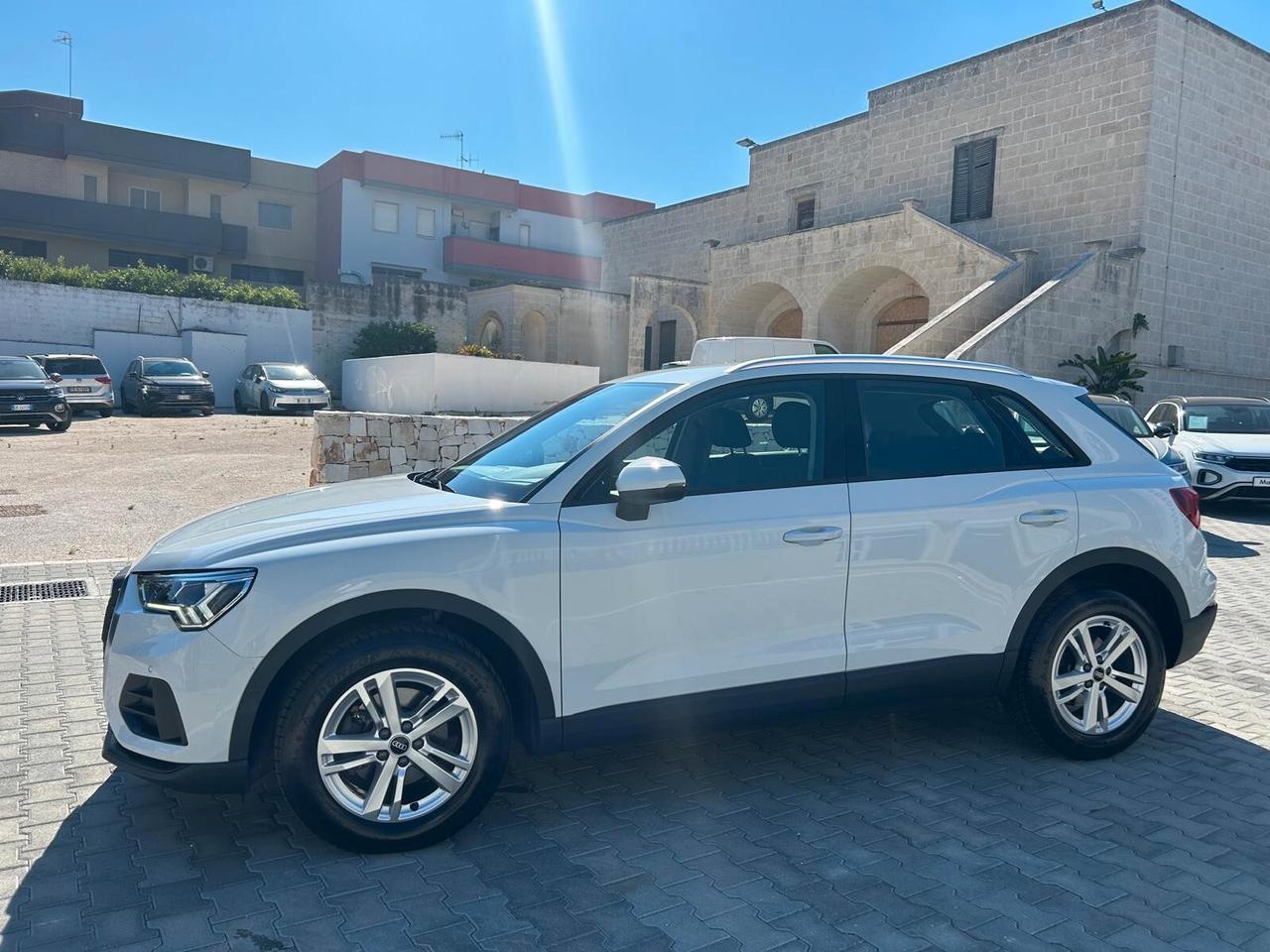 Audi Q3 35 TDI S tronic Business