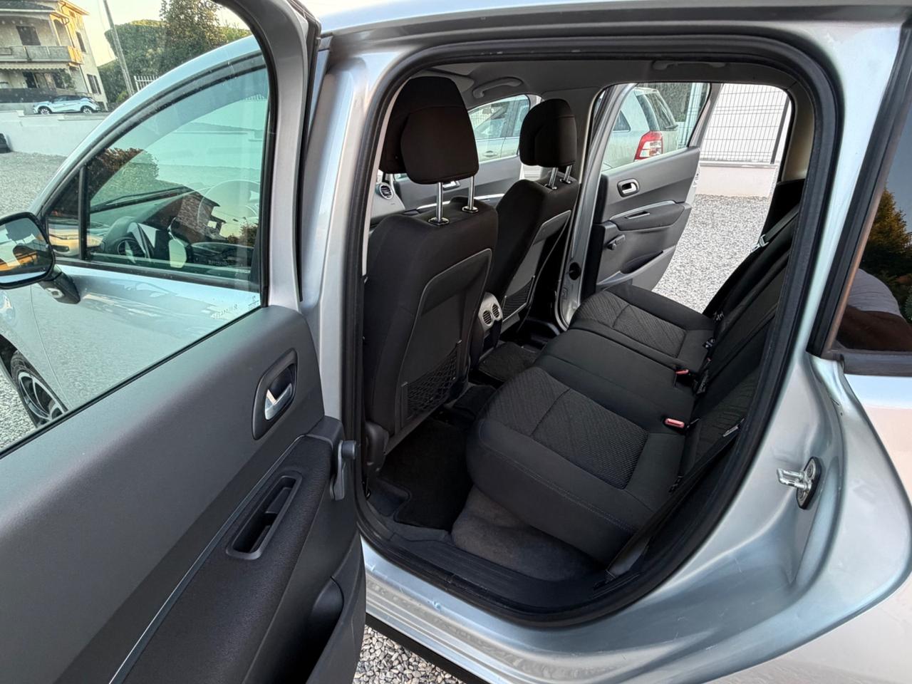 Peugeot 3008 1.6 HDi 112CV Active
